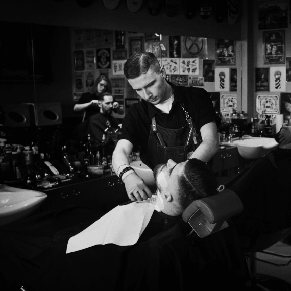 Szkolenie warsztatowe: golenie brzytwą by Adam Szulc Barber